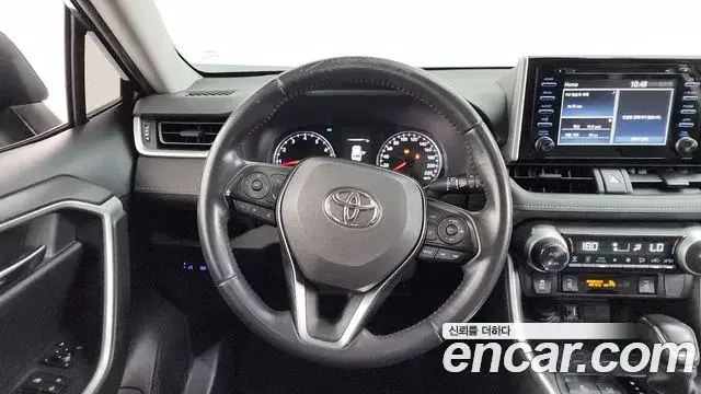 Toyota RAV4 2019 — Фото 13/20