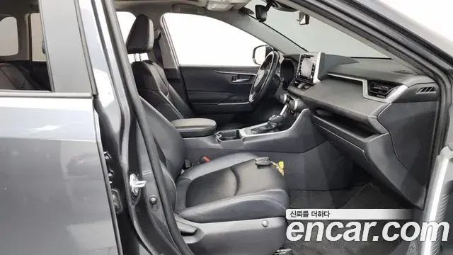 Toyota RAV4 2019 — Photo 32/32