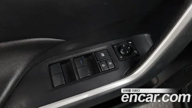 Toyota RAV4 2019 — Photo 27/32