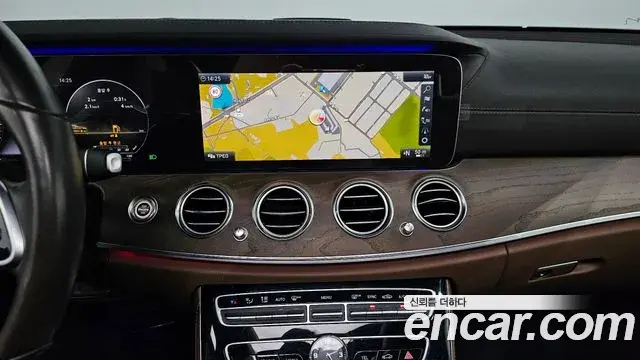 Mercedes-Benz E-Class 2019 — Фото 13/20