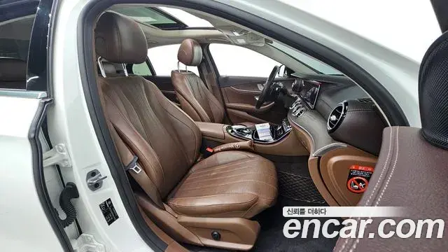Mercedes-Benz E-Class 2019 — Şəkil 12/35