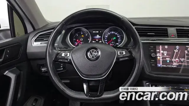 Volkswagen Tiguan 2020 — Фото 13/20