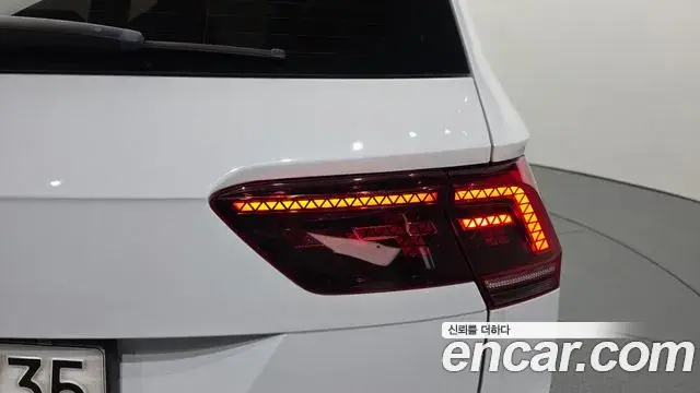 Volkswagen Tiguan 2020 — ფოტო 16/36