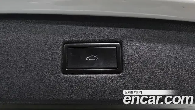 Volkswagen Tiguan 2020 — ფოტო 24/36