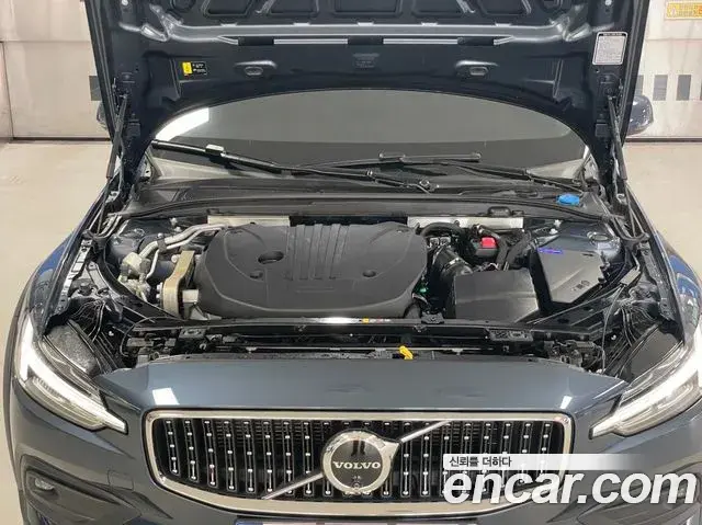 Volvo V60 Cross Country 2024 — ფოტო 3/20