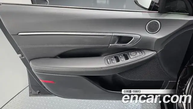 Hyundai Sonata Hybrid 2022 — Photo 9/30