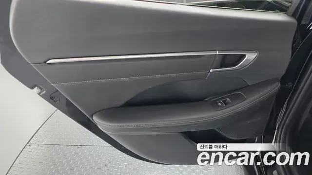 Hyundai Sonata Hybrid 2022 — Photo 26/30