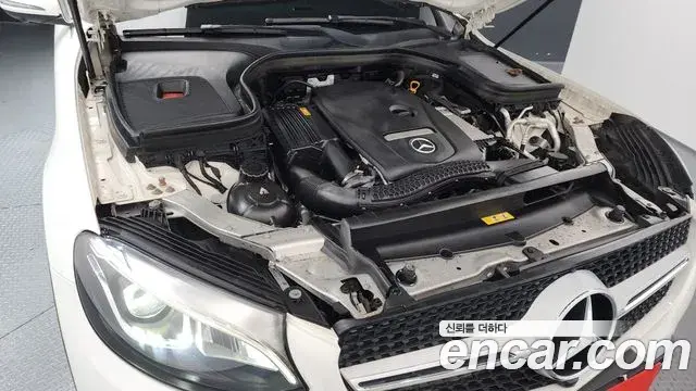 Mercedes-Benz GLC-Class 2019 — Photo 12/31