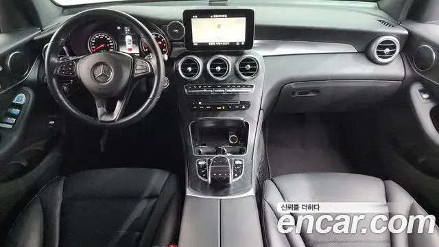 Mercedes-Benz GLC-Class 2019 — Photo 14/31