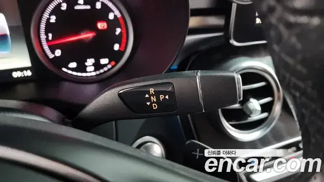 Mercedes-Benz GLC-Class 2019 — Photo 6/31