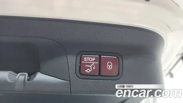 Mercedes-Benz GLC-Class 2019 — Photo 23/31