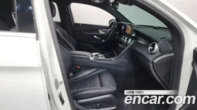 Mercedes-Benz GLC-Class 2019 — Photo 26/31