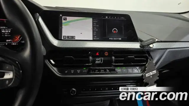 BMW 1 Series 2021 — Фото 12/20