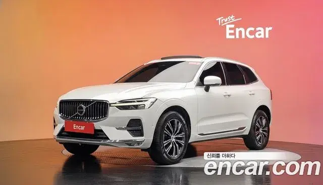 Volvo XC60 2021 — Фото 1/20