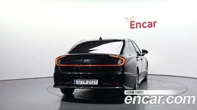 Hyundai Sonata Hybrid 2022 — Şəkil 27/34