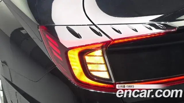 Hyundai Sonata Hybrid 2022 — Şəkil 22/34