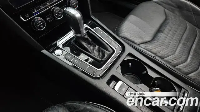 Volkswagen Arteon 2018 — Şəkil 16/20