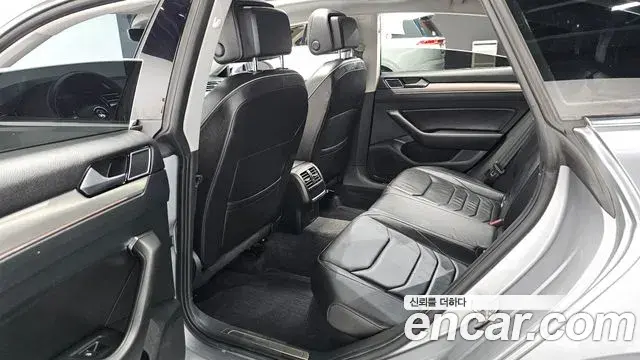 Volkswagen Arteon 2018 — Şəkil 12/20