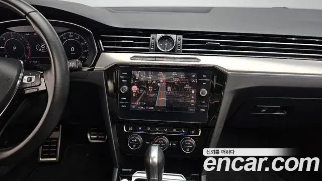 Volkswagen Arteon 2018 — Şəkil 19/20