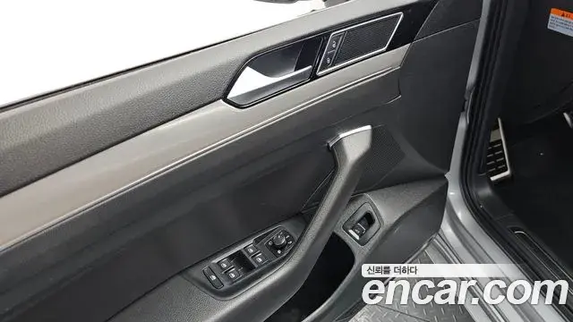 Volkswagen Arteon 2018 — Şəkil 17/20