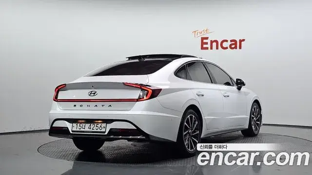 Hyundai Sonata Hybrid 2019 — Photo 9/30