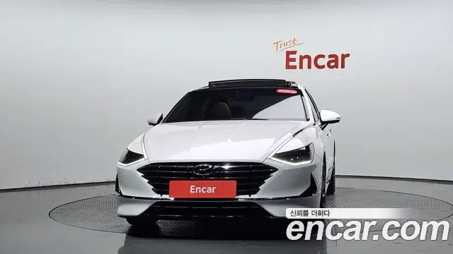 Hyundai Sonata Hybrid 2019 — Photo 29/30