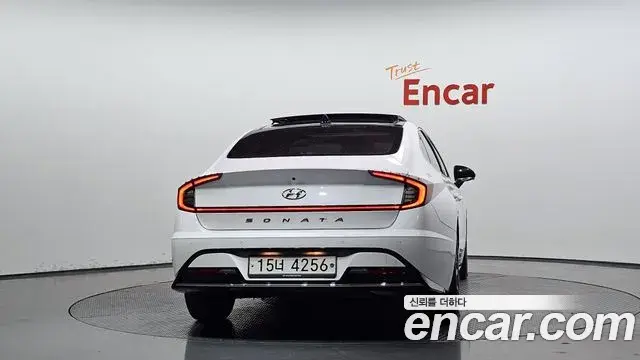 Hyundai Sonata Hybrid 2019 — Photo 2/30