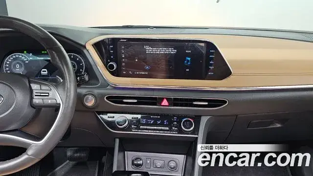 Hyundai Sonata Hybrid 2019 — Photo 7/30