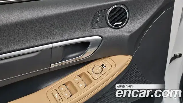 Hyundai Sonata Hybrid 2019 — Photo 21/30