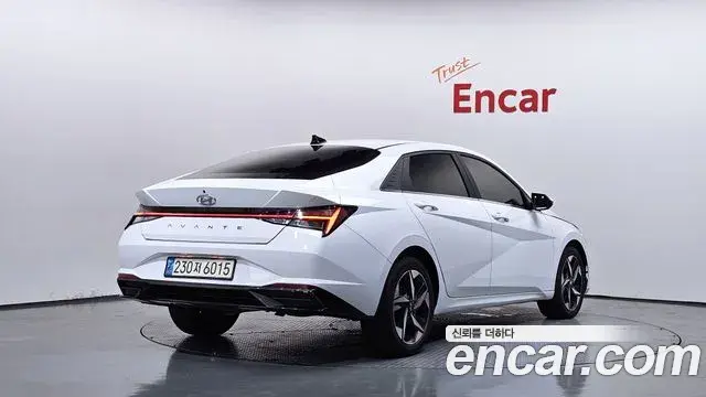Hyundai The New Avante Hybrid 2022 — Photo 32/33