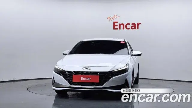 Hyundai The New Avante Hybrid 2022 — Photo 28/33