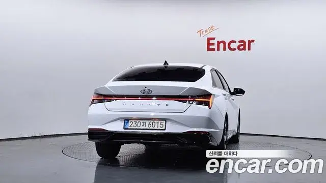 Hyundai The New Avante Hybrid 2022 — Photo 25/33