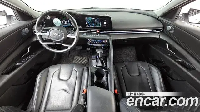 Hyundai The New Avante Hybrid 2022 — Photo 30/33