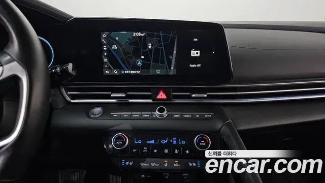 Hyundai The New Avante Hybrid 2022 — Photo 27/33