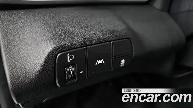 Hyundai The New Avante Hybrid 2022 — Photo 11/33