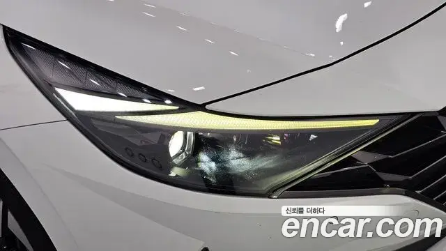 Hyundai The New Avante Hybrid 2022 — Photo 18/33