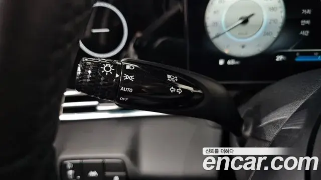 Hyundai The New Avante Hybrid 2022 — Photo 20/33