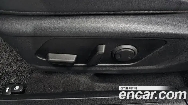 Hyundai The New Avante Hybrid 2022 — Photo 2/33