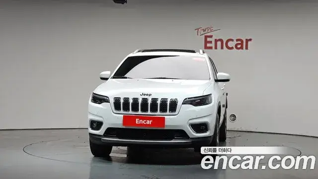 Jeep Cherokee 2021 — Photo 26/35