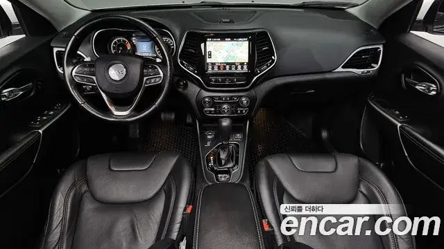 Jeep Cherokee 2021 — Photo 14/35