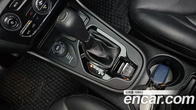 Jeep Cherokee 2021 — Photo 2/35