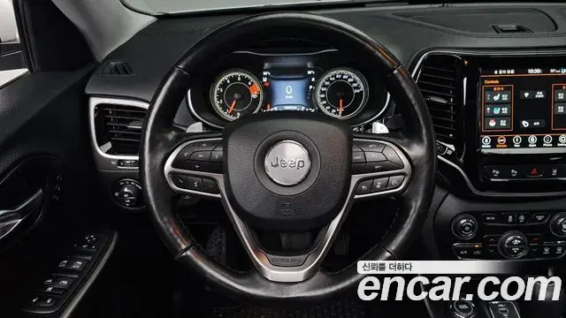 Jeep Cherokee 2021 — Photo 6/35
