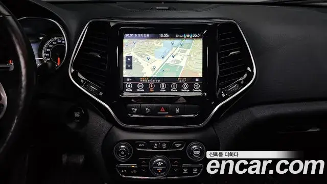 Jeep Cherokee 2021 — Photo 27/35