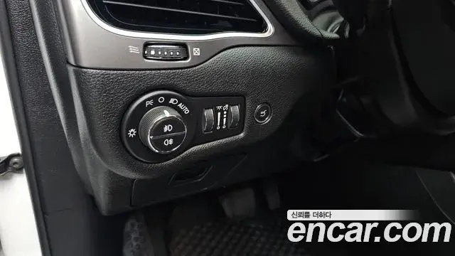 Jeep Cherokee 2021 — Photo 5/35