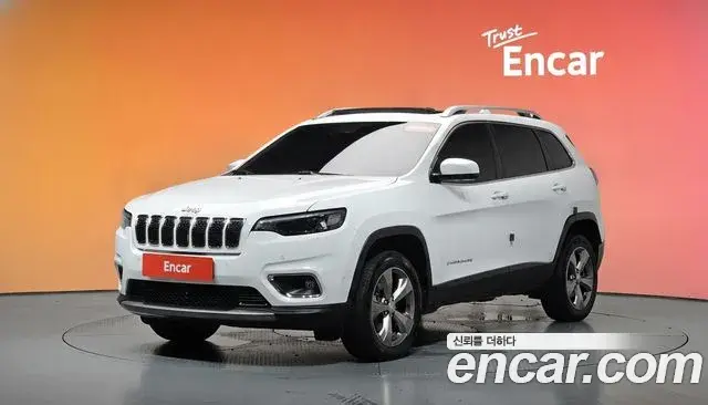Jeep Cherokee 2021 — Photo 24/35