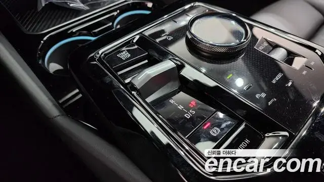BMW 5 Series 2025 — Фото 9/20