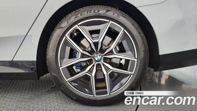 BMW 5 Series 2025 — Photo 19/35