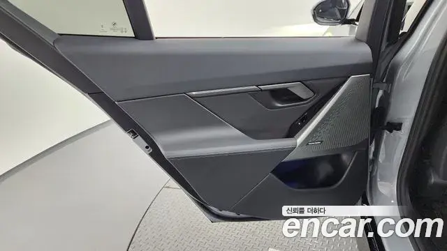 BMW 5 Series 2025 — Photo 2/35