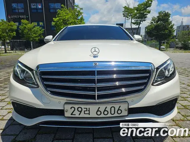 Mercedes-Benz E-Class 2019 — Şəkil 7/20