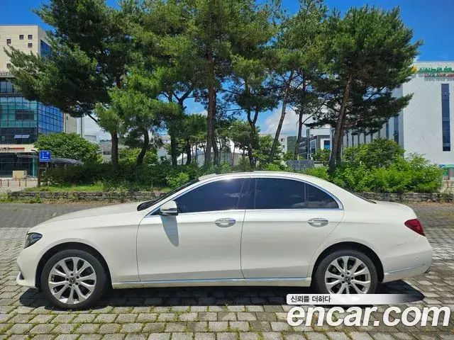 Mercedes-Benz E-Class 2019 — Şəkil 8/20